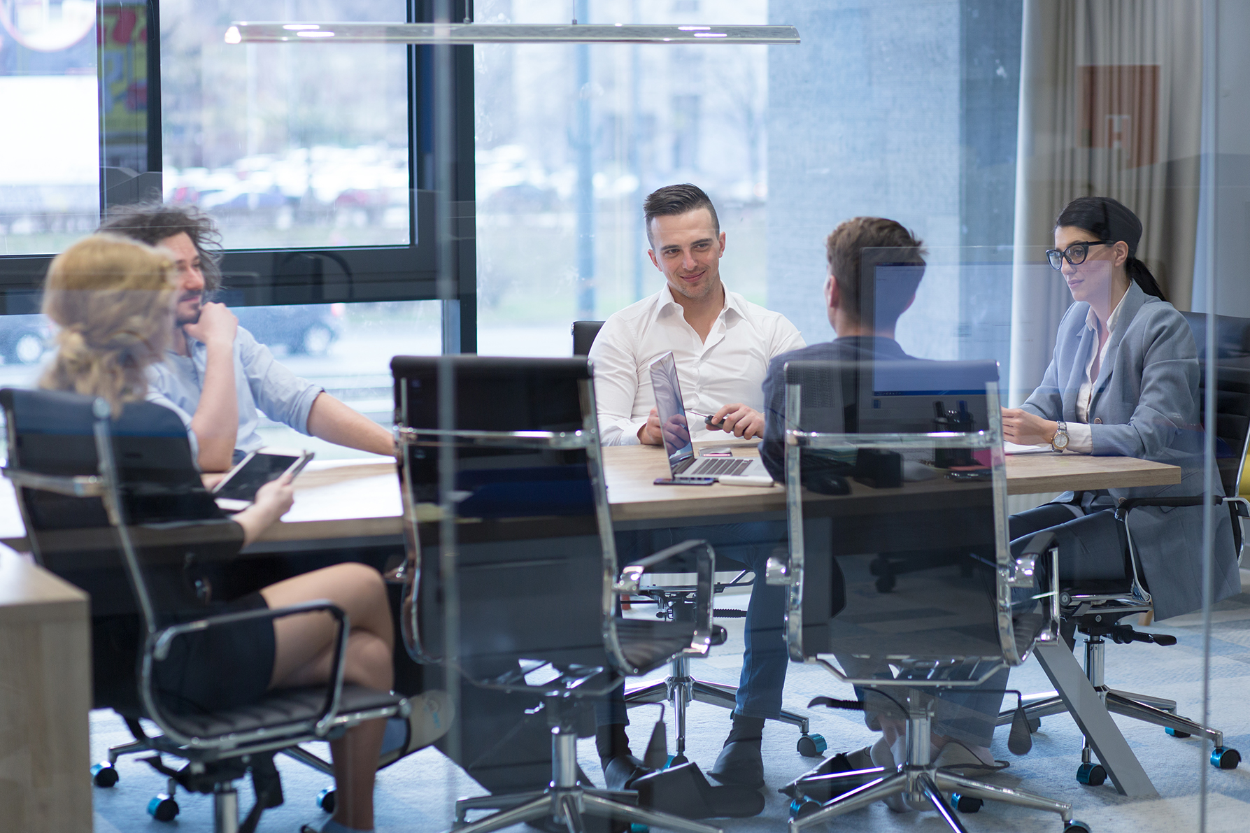 Come Creare un Ambiente di Lavoro Confortevole con Sedie Ergonomiche?